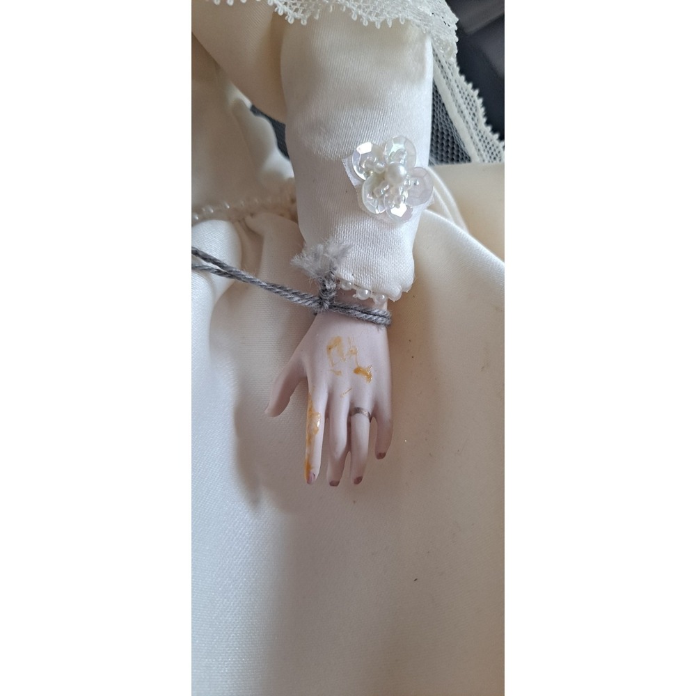 House Of Nisbet Royal Wedding Sarah Ferguson Porcelain Doll 98/3500‎ - Picture 10 of 15